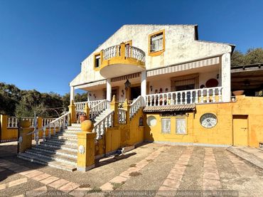 Casa rústica amb balcó en venda a Periurbano Oeste - Sierra