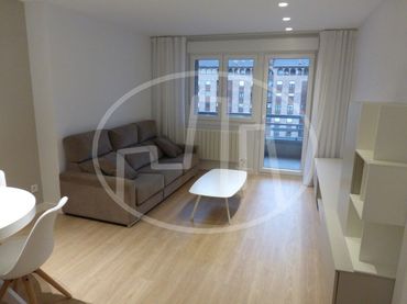 Flat with lift to rent in Calle Serafín Olave
