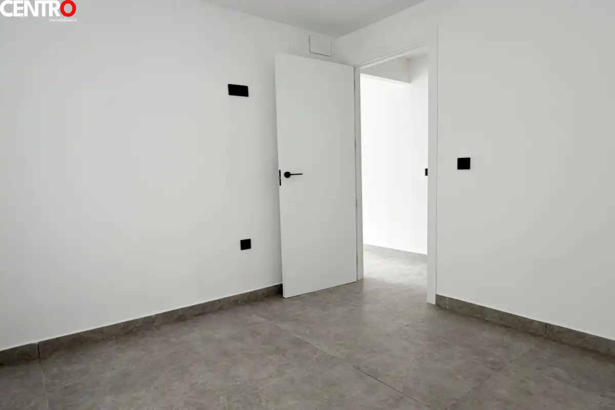 Piso en venta en La Zubia con Aire acondicionado, Calefacción y Jardín privado