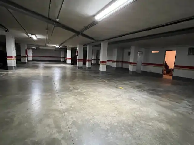 Parking de Piso de alquiler en Santa Cruz de Bezana con Calefacción, Trastero y Amueblado