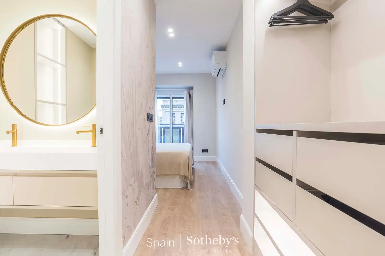 Habitación de Apartamento en venta en Madrid con Aire acondicionado, Calefacción y Trastero