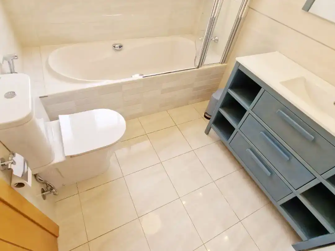 Baño de Piso en venta en Adeje con Aire acondicionado, Piscina y Balcón