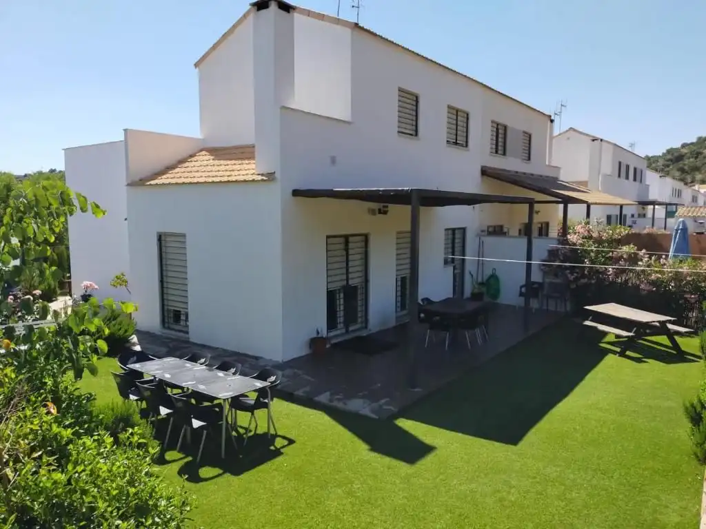 Maison rustique avec jardin à vendre à Calle TOMILLO
