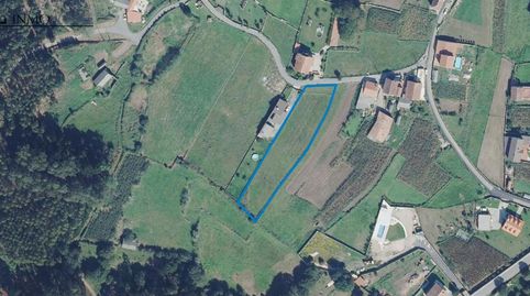 En el corazón verde de Armenteira, Meis, se ofrece en venta este excepcional terreno edificable de 2.779?m, completamente incluido