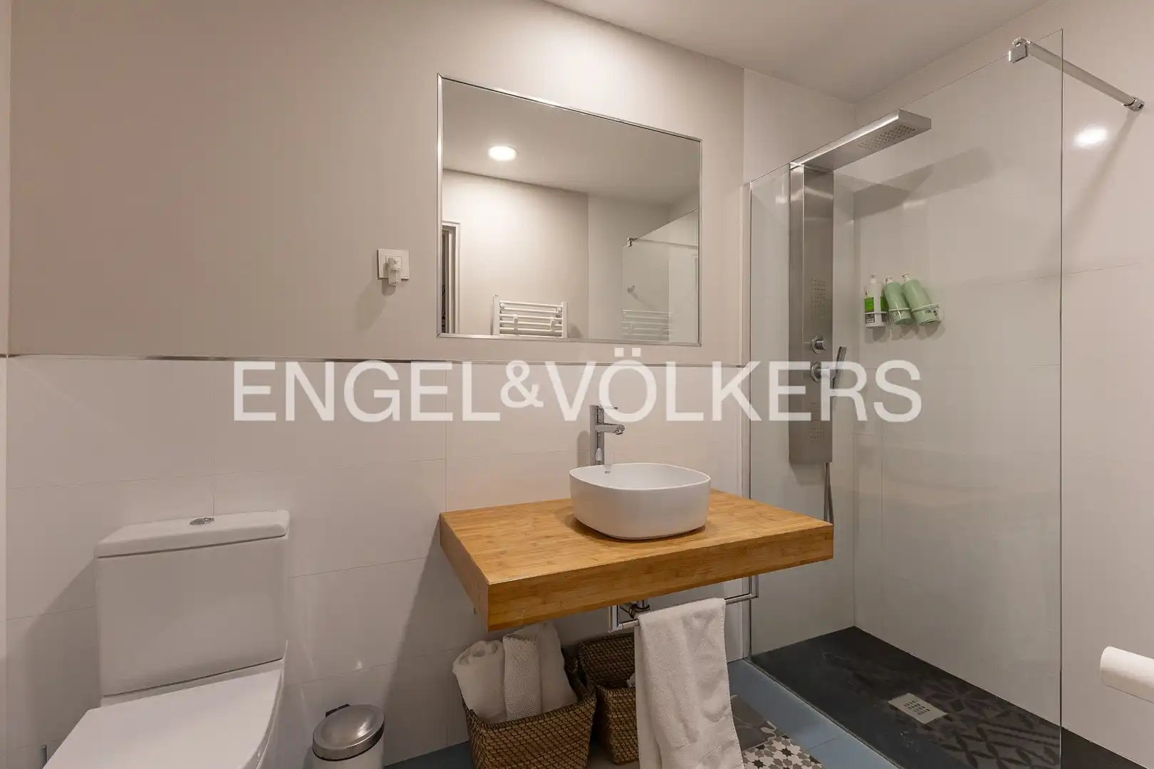 Baño de Piso de alquiler en Madrid con Aire acondicionado, Calefacción y Terraza