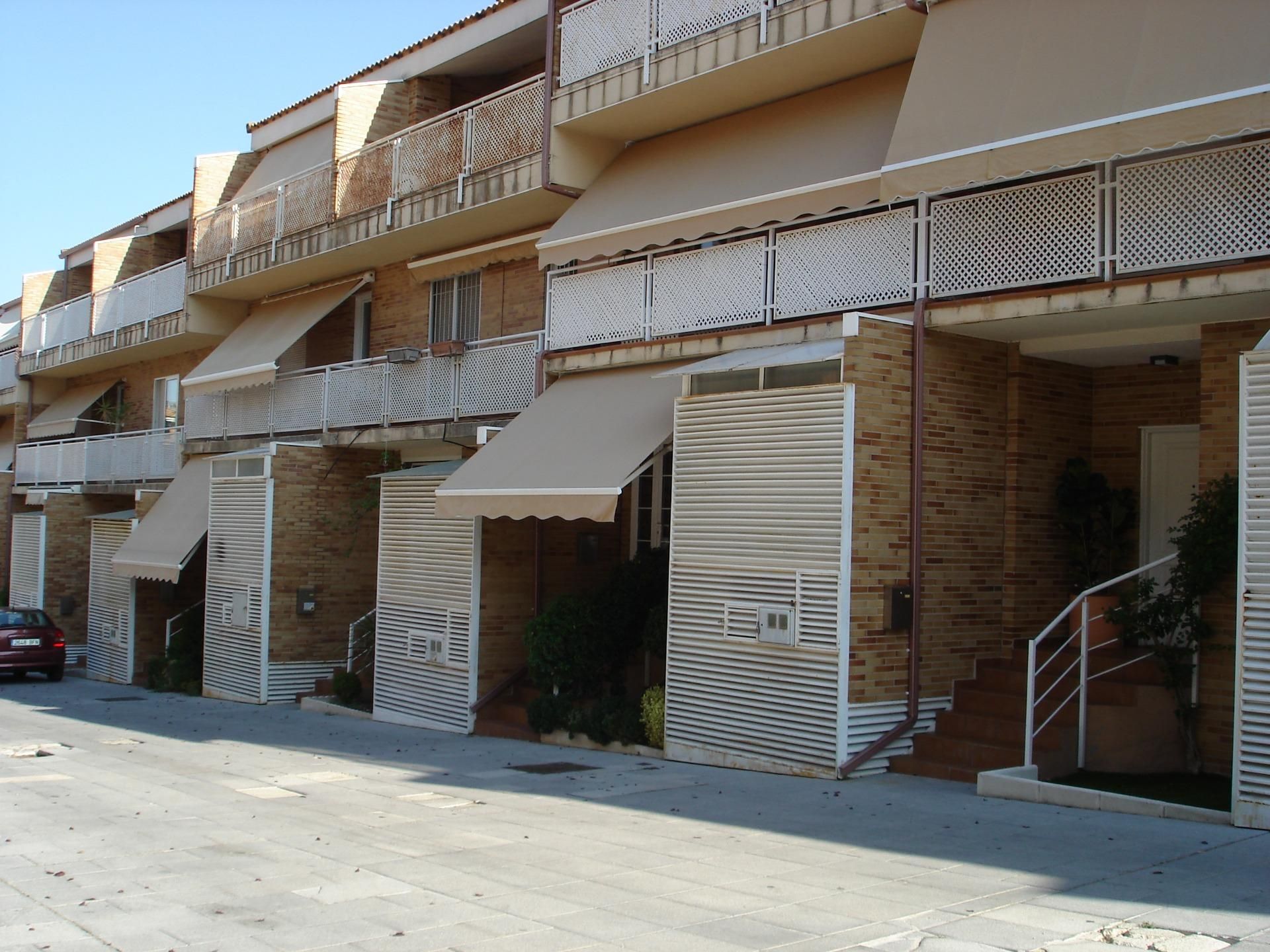Exterior view of Single-family semi-detached for rent in Cáceres Capital  with Air Conditioner, Terrace and Furnished