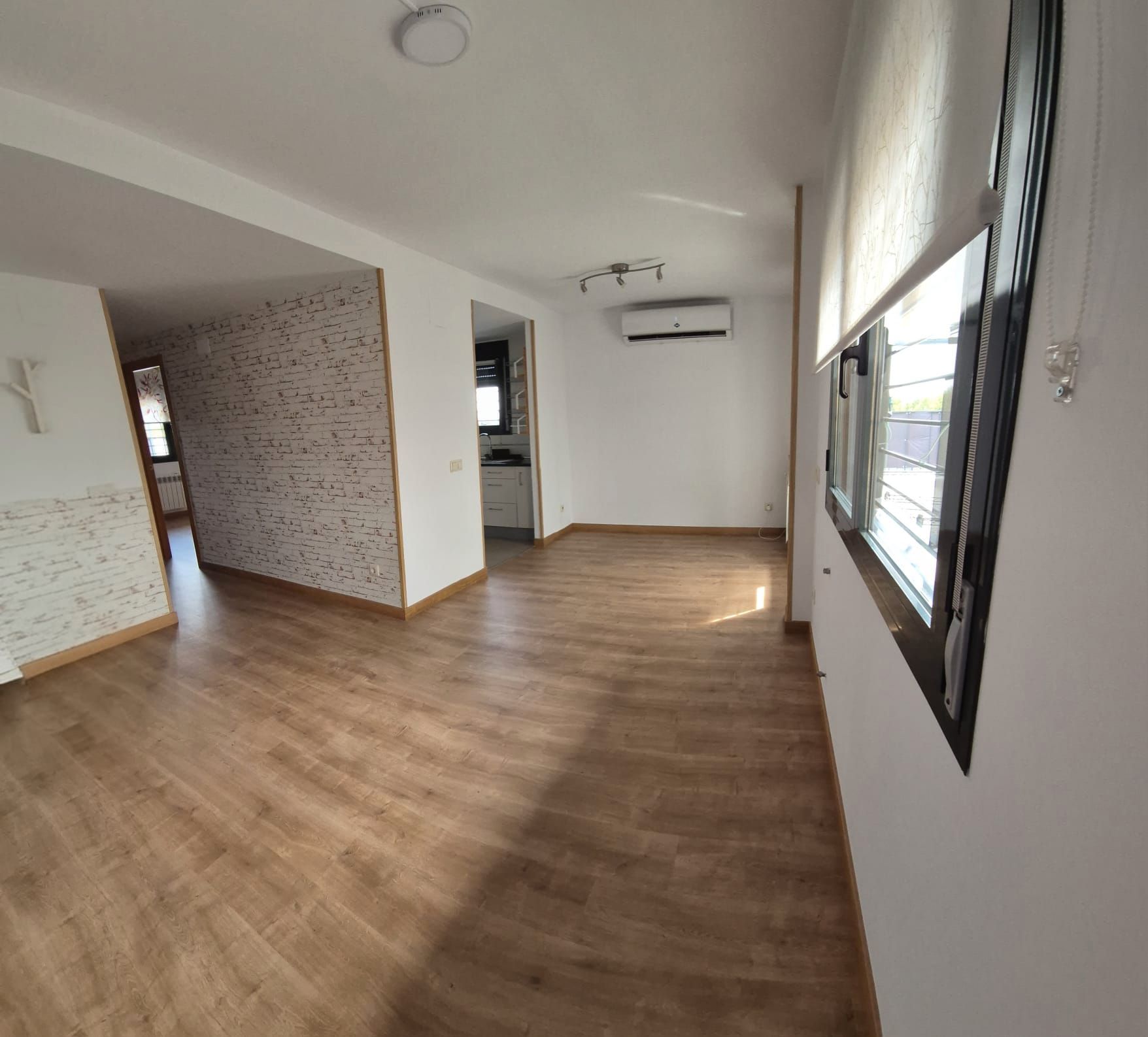 Living room of Attic to rent in Marchamalo  with Air Conditioner and Heating