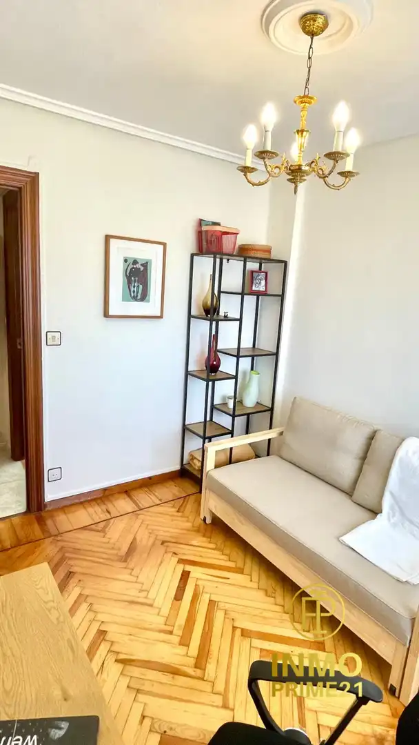Living room of Flat for rent in Santander  with Heating, Parquet flooring and Furnished