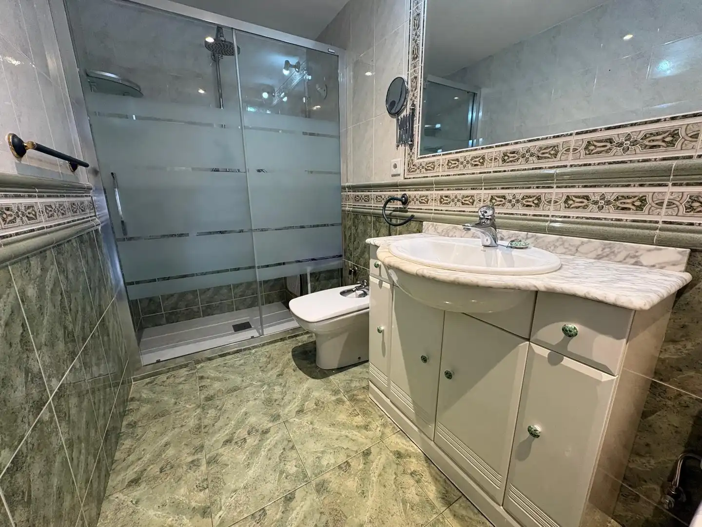 Baño de Piso en venta en Córdoba con Aire acondicionado, Calefacción y Trastero