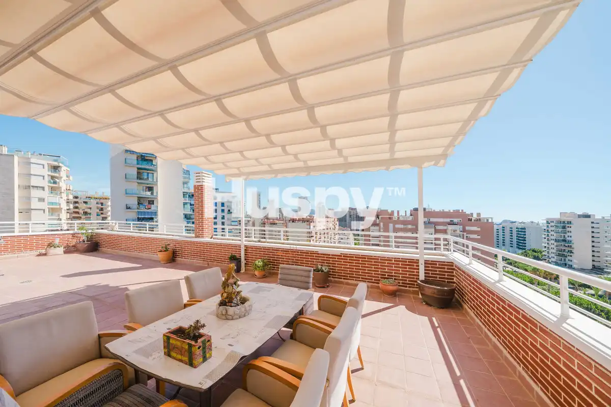 Attique avec terrasse à vendre à Carrer Gregal