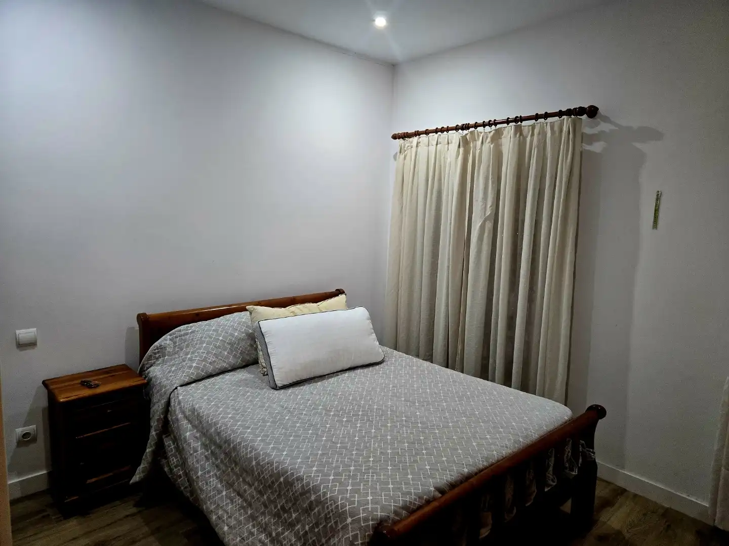 Schlafzimmer von Loft zur Miete in Madrid mit Klimaanlage und Möbliert