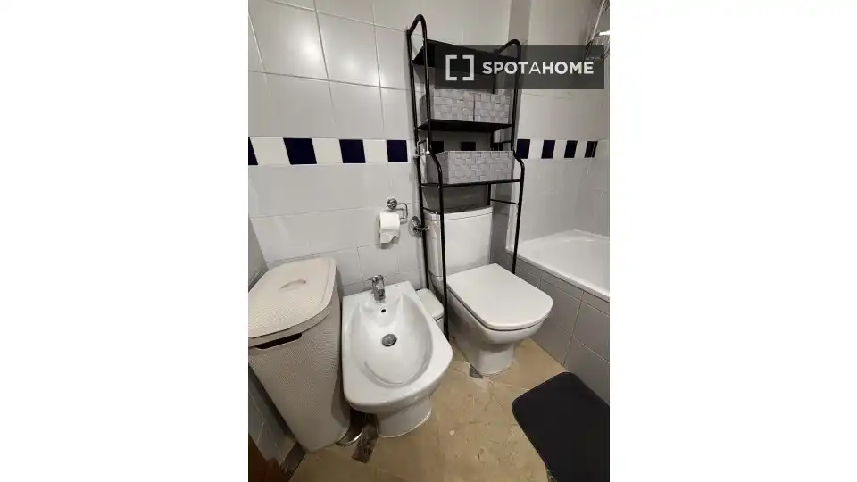 Bany de Apartament per a compartir en Sevilla amb Aire condicionat, Calefacció i Terrassa
