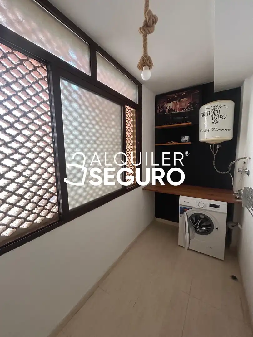 Wohnung zur Miete in Churriana de la Vega mit Klimaanlage, Heizung und Abstellraum