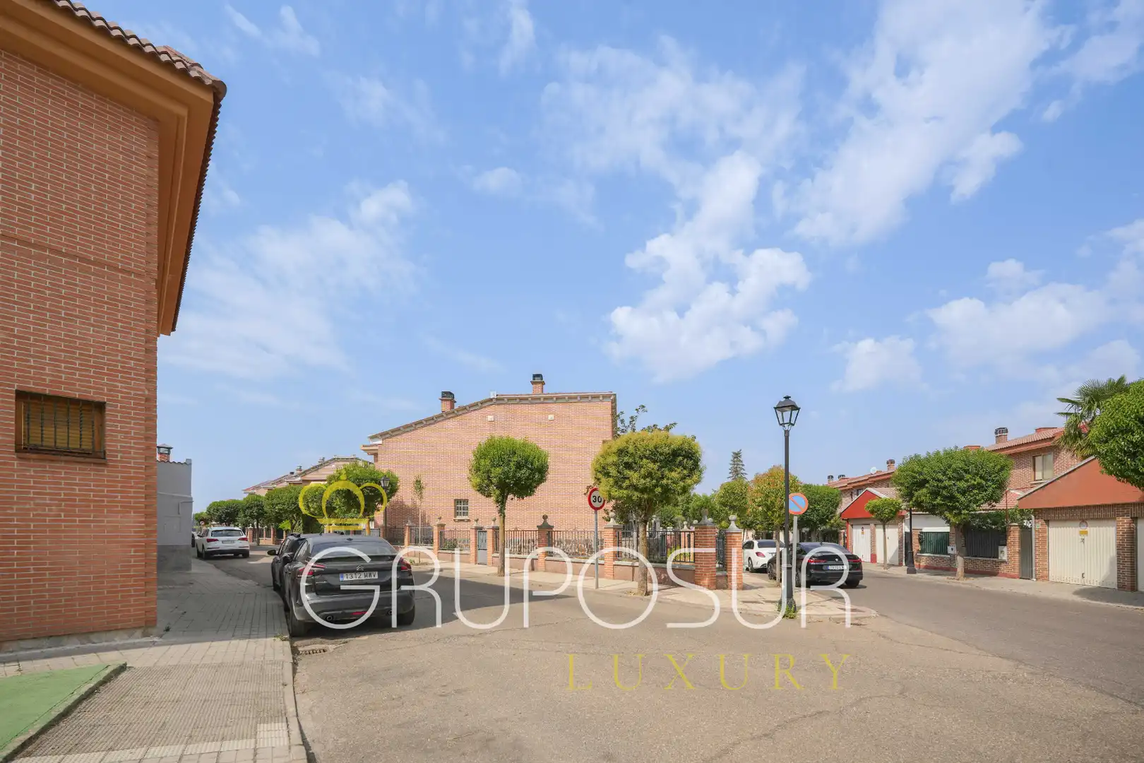 Casa aparellada amb jardí en venda a Calle Castilla y León 22, imagen 99