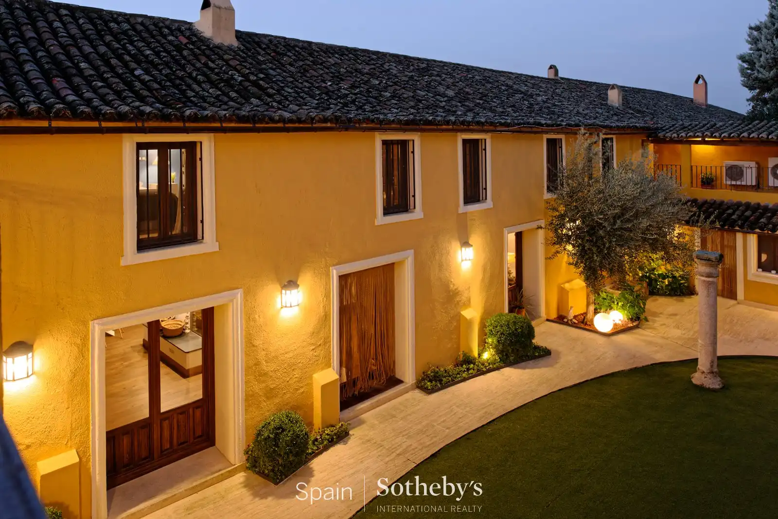 Vista exterior de Casa o chalet en venta en Las Herencias con Aire acondicionado, Calefacción y Jardín privado