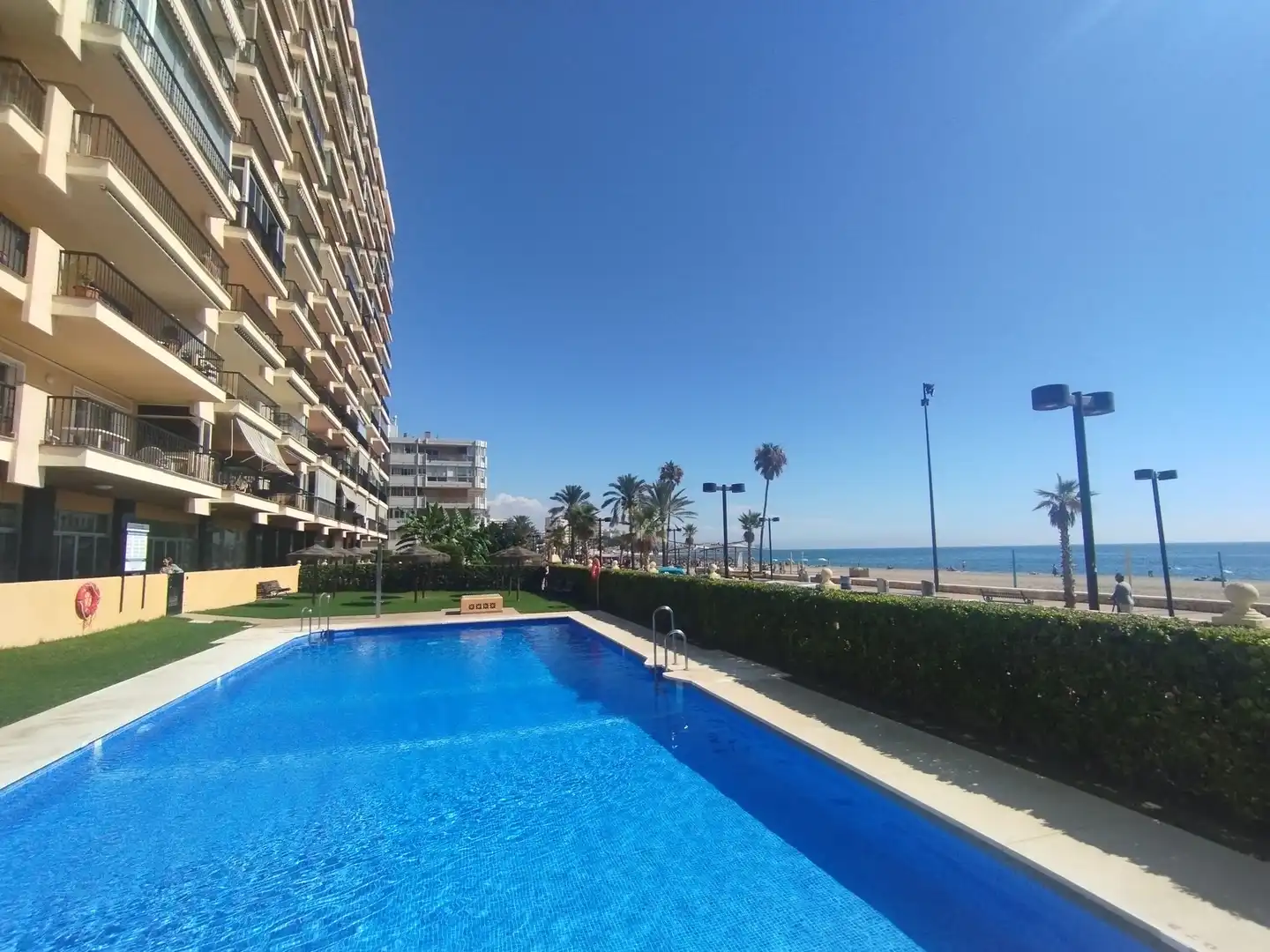 Piscina de Apartamento de alquiler en Fuengirola