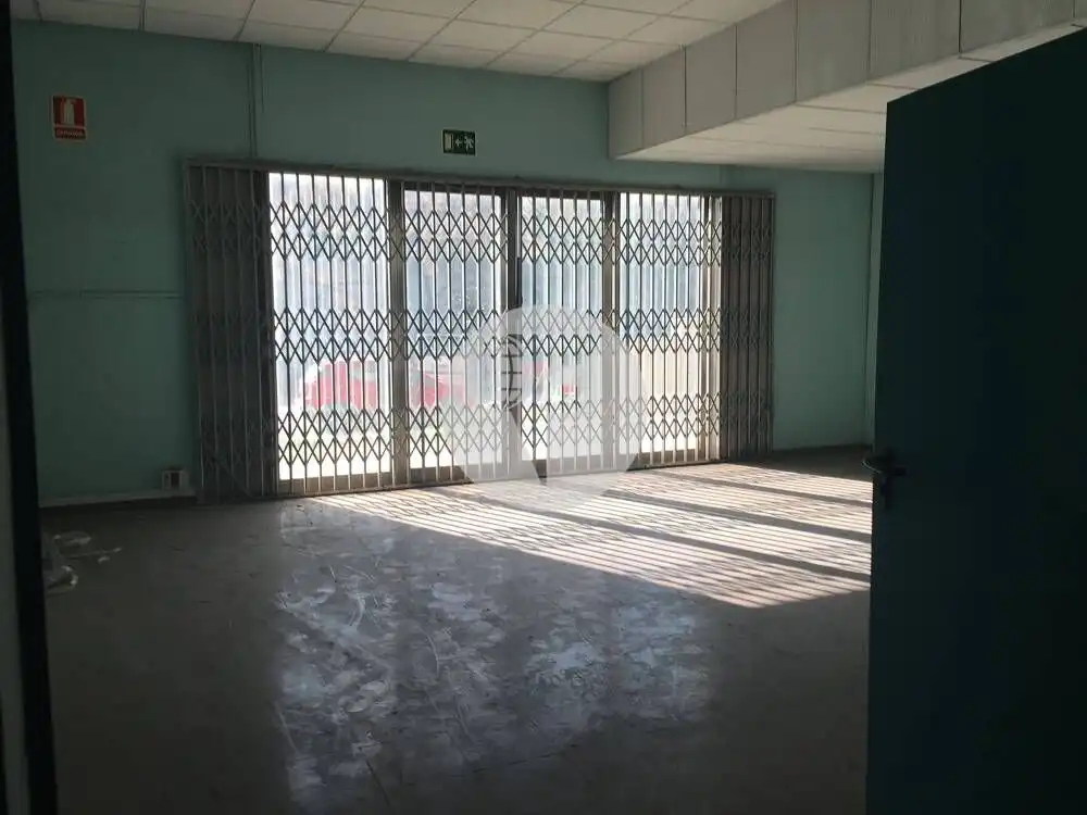 Nave industrial en venta en Barberà del Vallès