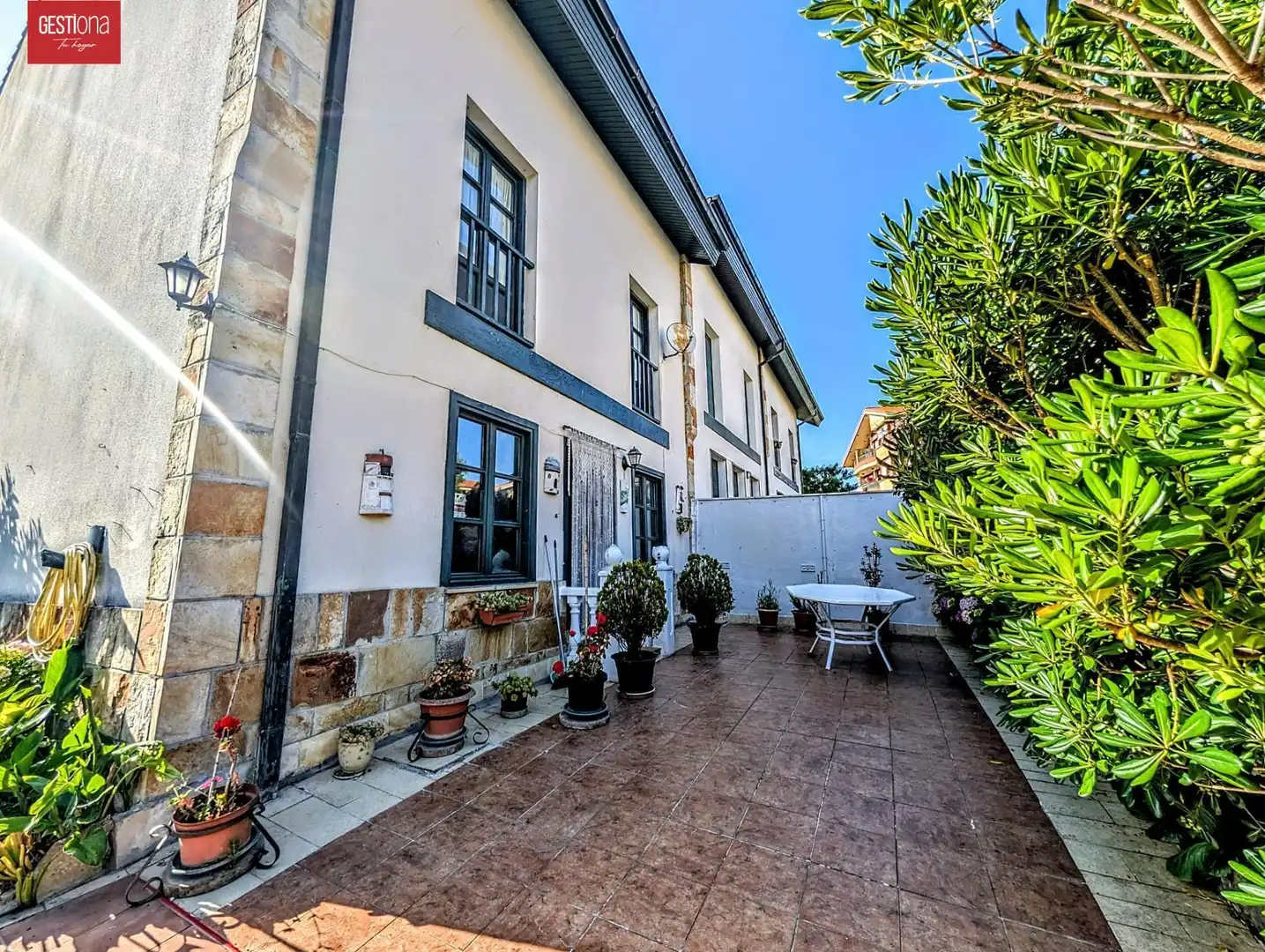 Terrassa de Casa adosada en venda en Noja amb Calefacció, Jardí privat i Terrassa