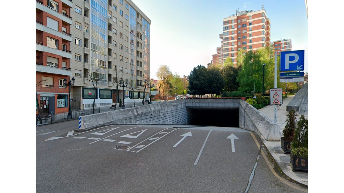 Vista exterior de Garatge en venda en Oviedo 