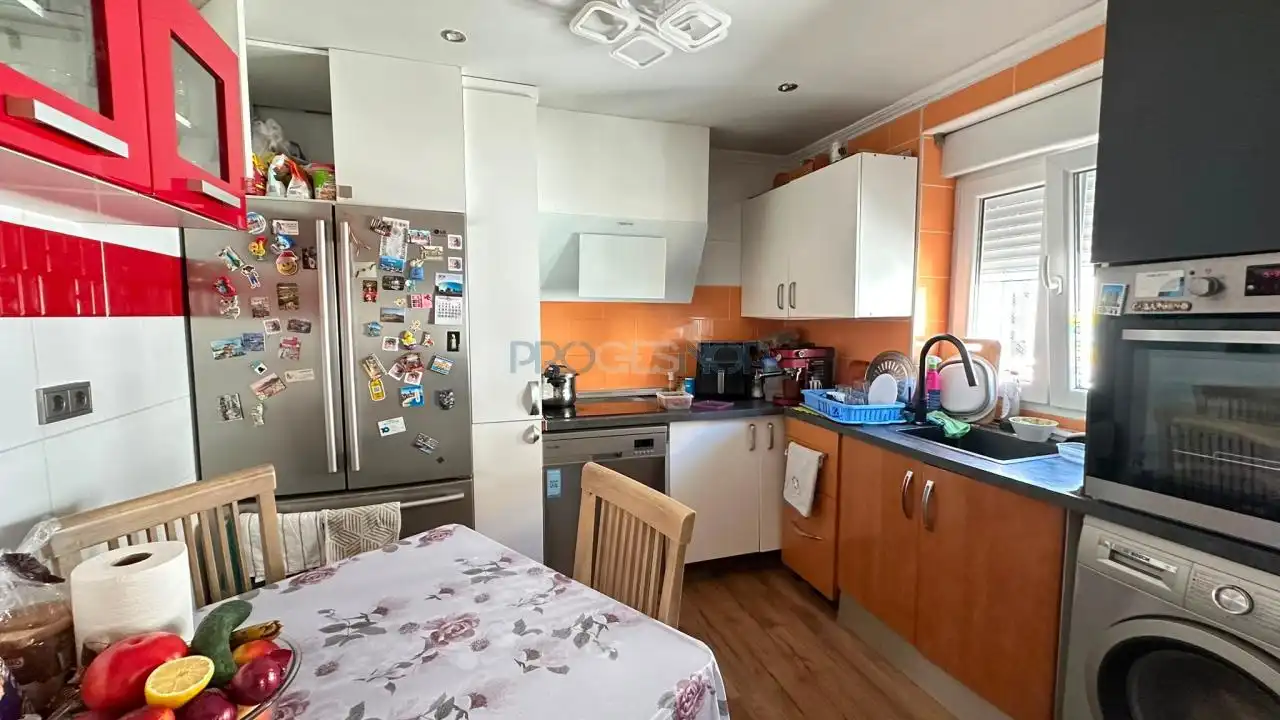 Küche von Wohnung zum Verkauf in León Capital  mit Heizung, Terrasse und Möbliert