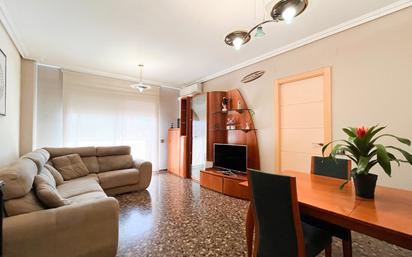 Living room of Flat for sale in Cerdanyola del Vallès  with Air Conditioner and Balcony