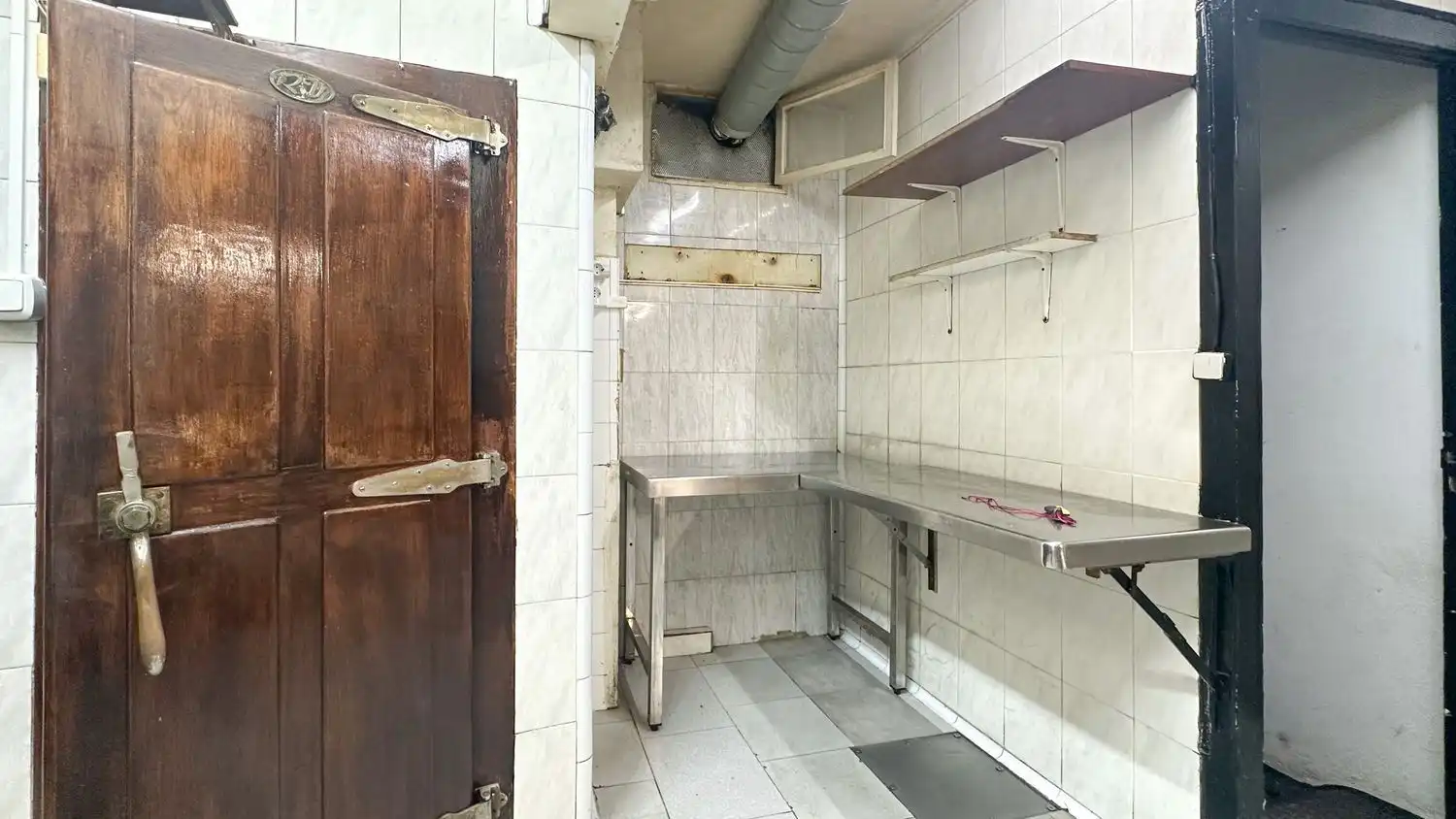 Kitchen of Commercial properties for sale in Deba  with Air Conditioner