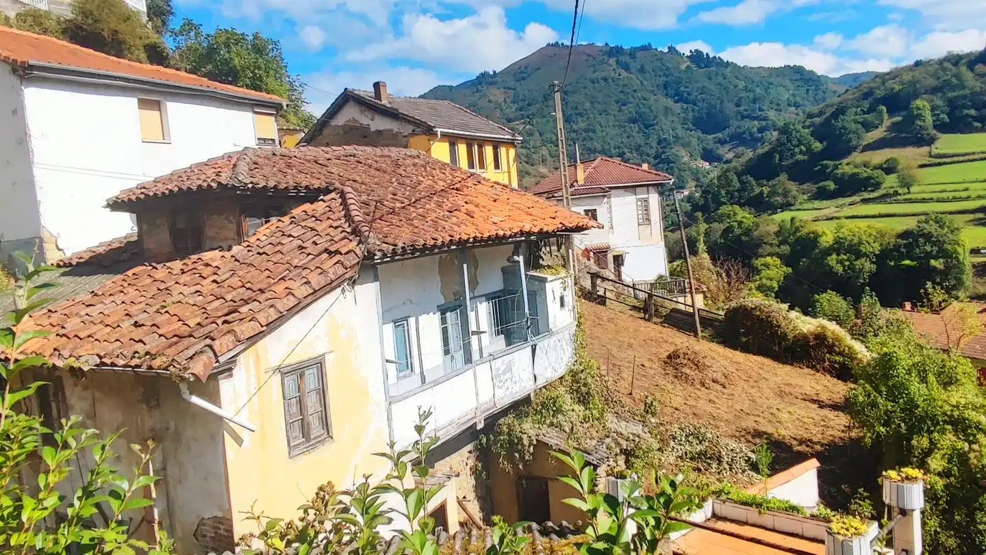 Vista exterior de Casa o chalet en venta en Aller con Balcón