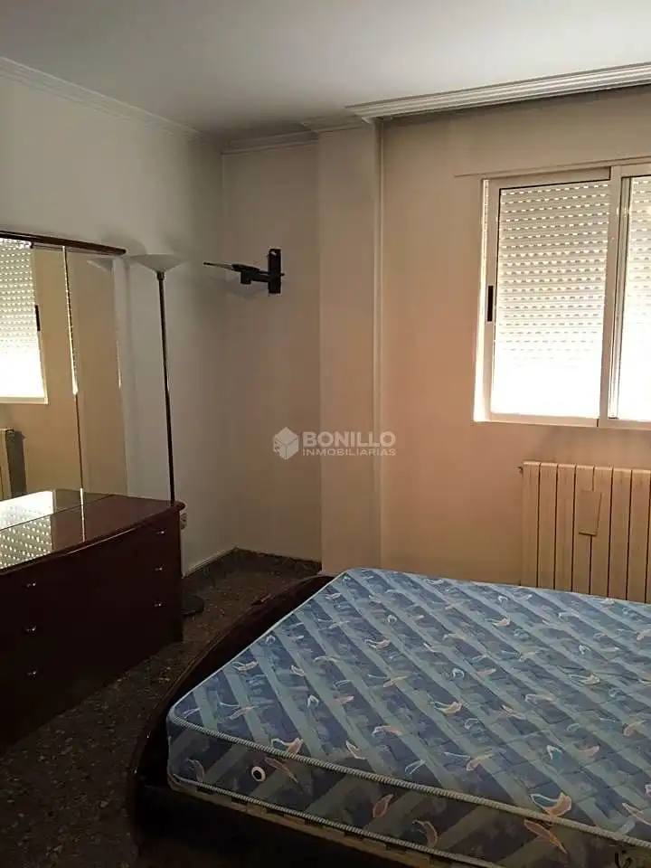 Flat with terrace to rent in Avenida de Sagunto, imagen 30