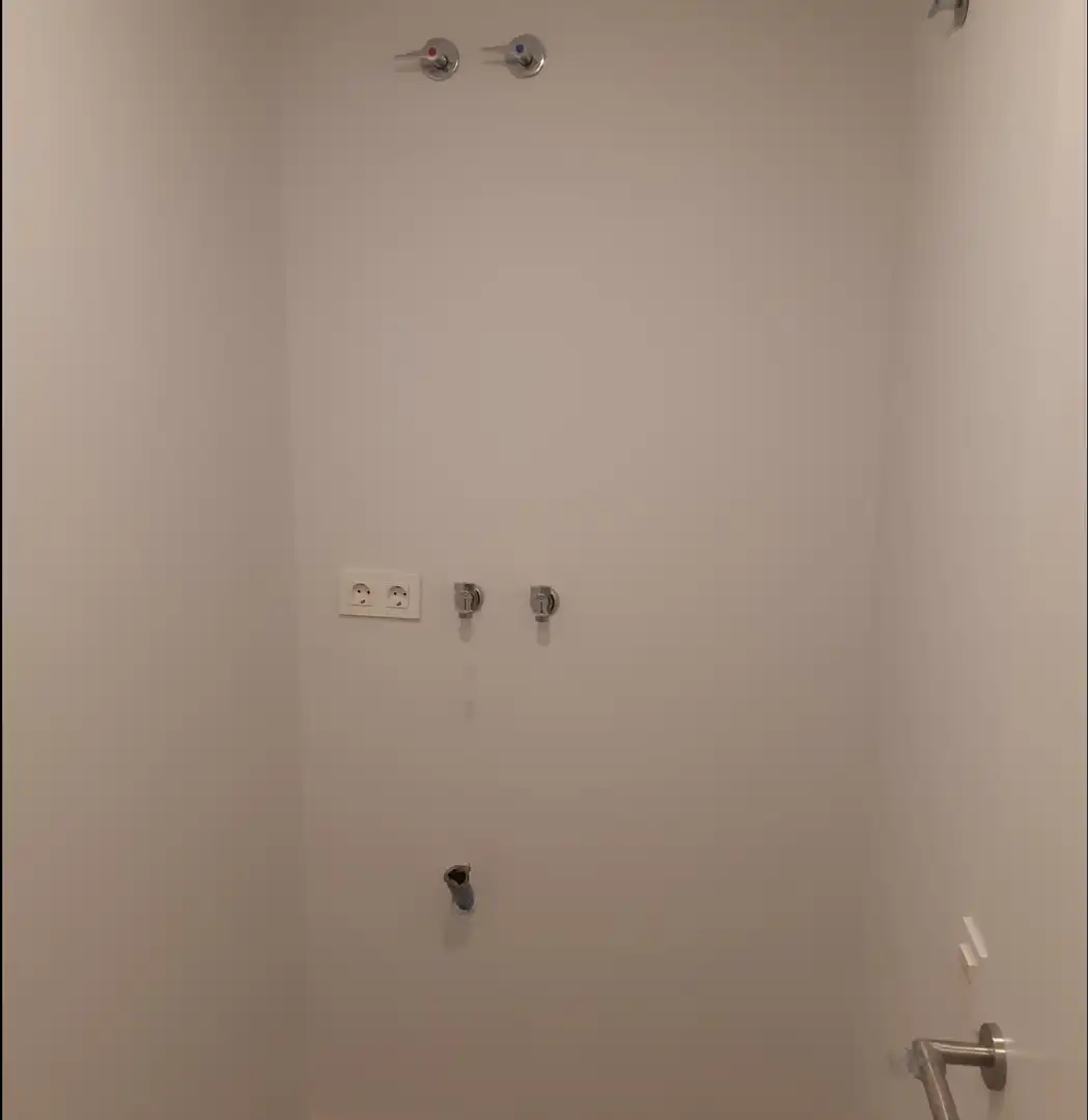 Baño de Piso de alquiler en Badalona con Calefacción, Jardín privado y Terraza