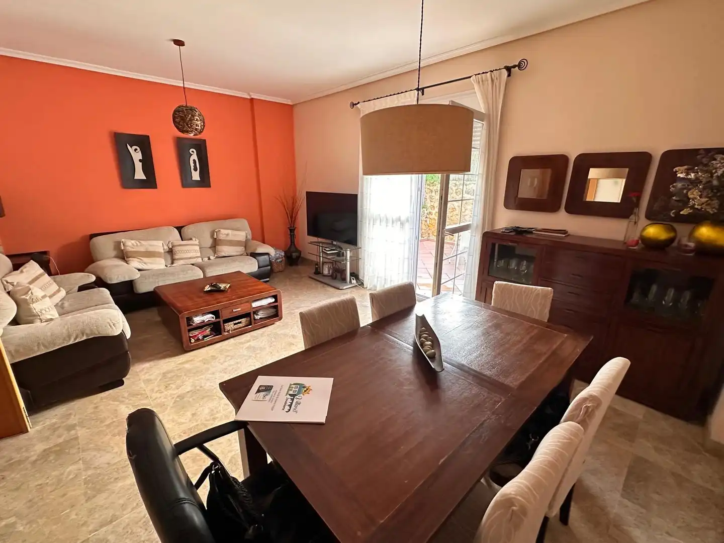 Sala de estar de Casa adosada en venta en Montequinto con Aire acondicionado y Calefacción