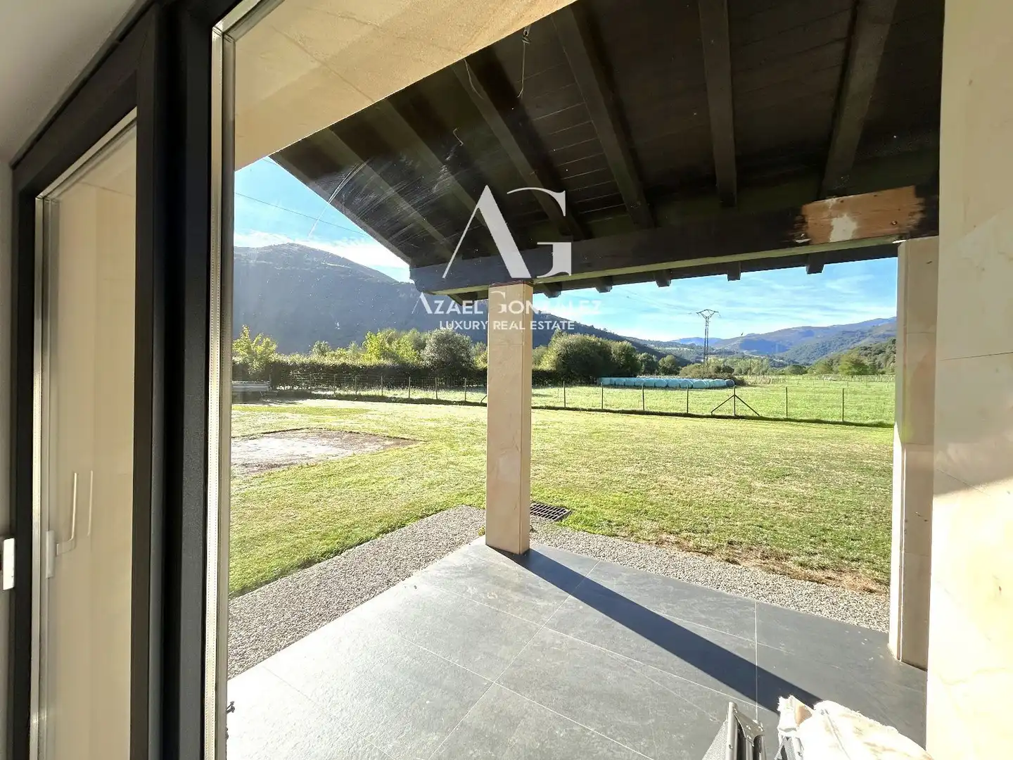 Terrace of Houses for sale in Cabuérniga, Cantabria