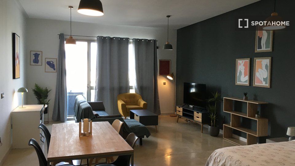 Living room of Flat to rent in  Madrid Capital  with Air Conditioner, Heating and Furnished