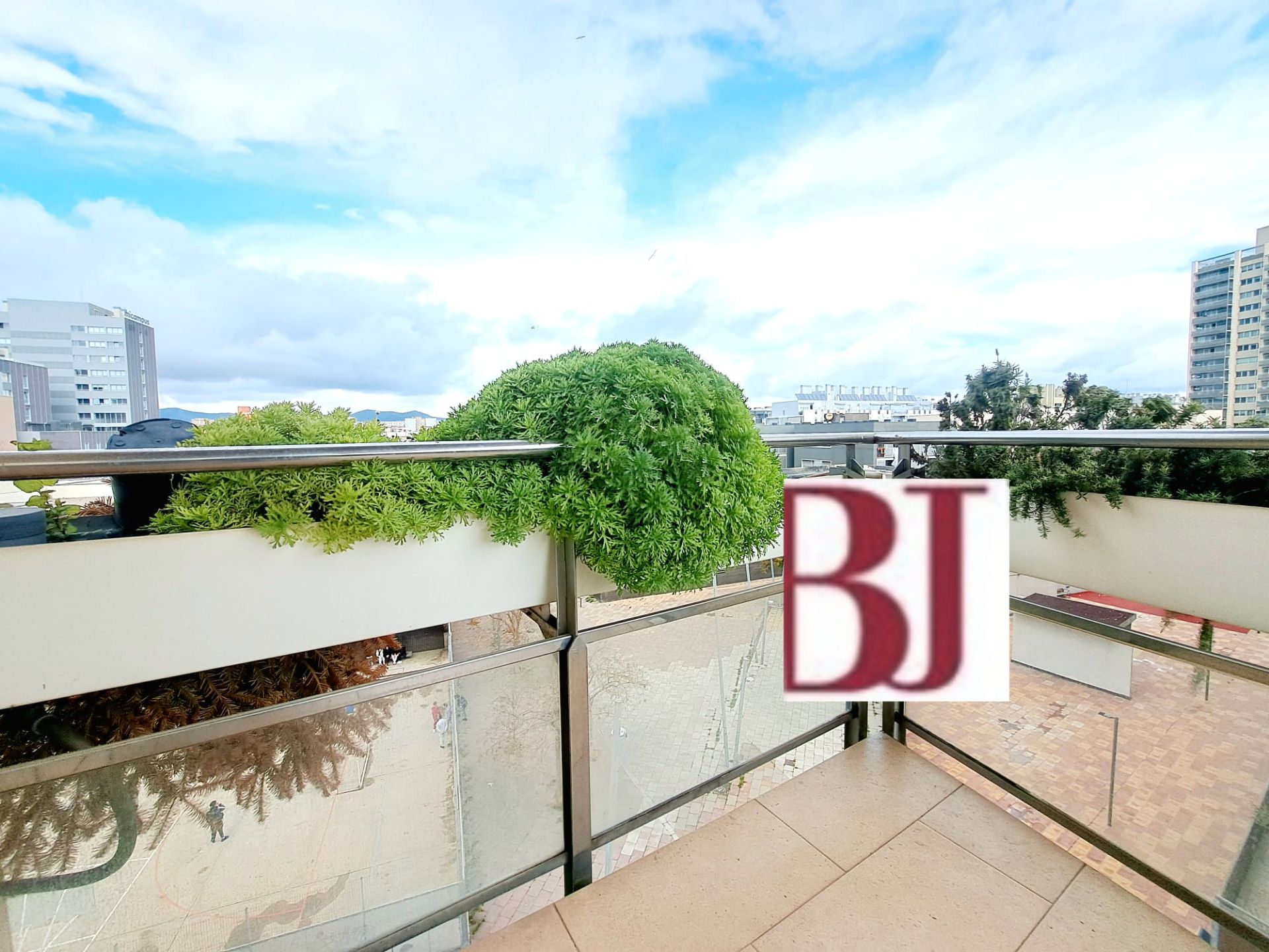 Terrassa de Pis en venda en  Barcelona Capital amb Aire condicionat, Calefacció i Jardí privat