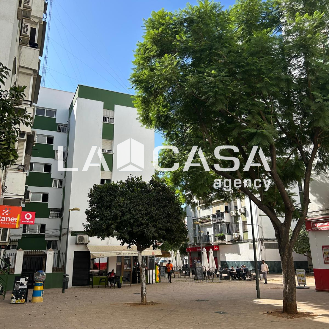 Flat for sale in El Torrejón - El Cerezo, Macarena