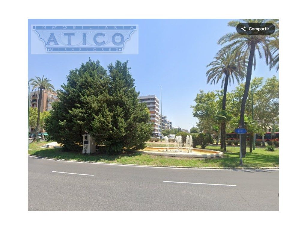 Exterior view of Single-family semi-detached for sale in  Sevilla Capital