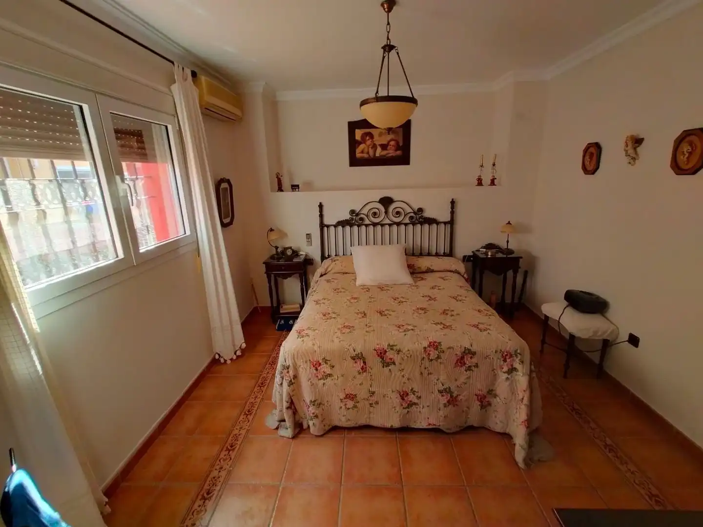 Dormitori de Casa o xalet en venda en La Línea de la Concepción amb Aire condicionat, Jardí privat i Traster