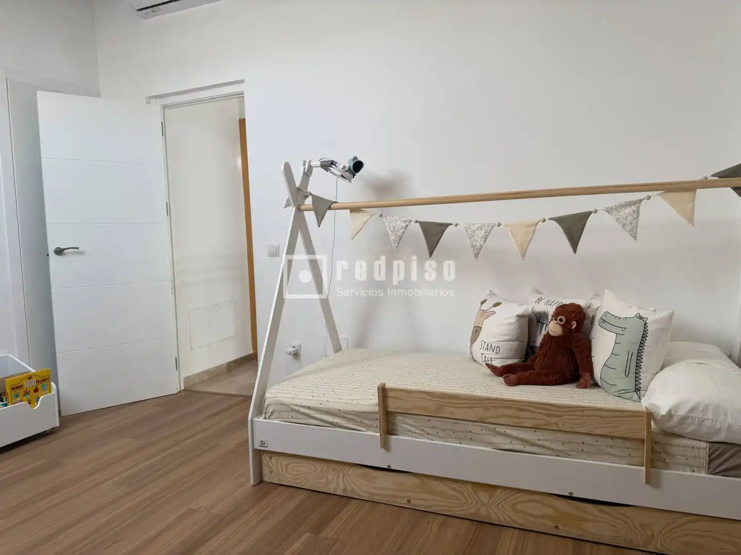 Bedroom of Houses for sale in Paracuellos de Jarama  with Air Conditioner, Heating and Private garden