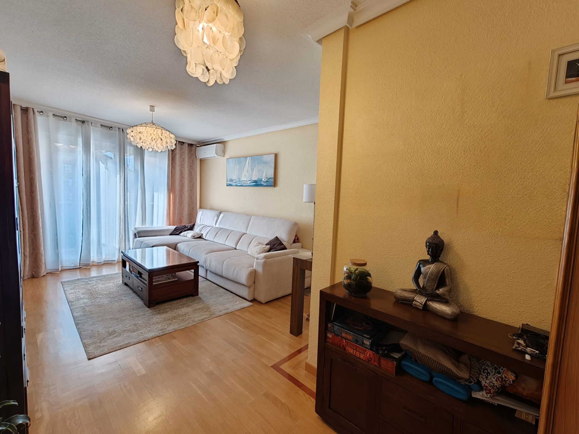 Sala d'estar de Pis en venda en Alcorcón amb Aire condicionat, Calefacció i Terrassa