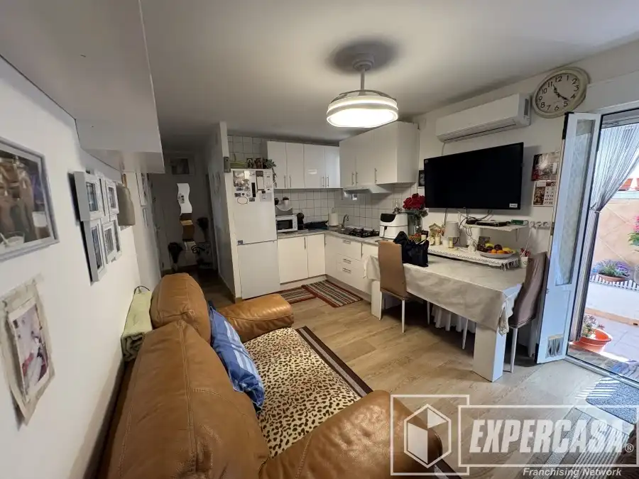 Sala de estar de Piso en venta en Castellón de la Plana / Castelló de la Plana con Aire acondicionado, Parquet y Terraza