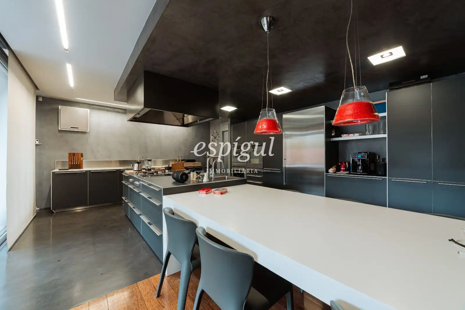 Cocina de Casa o chalet en venta en Sant Cugat del Vallès con Aire acondicionado, Parquet y Terraza