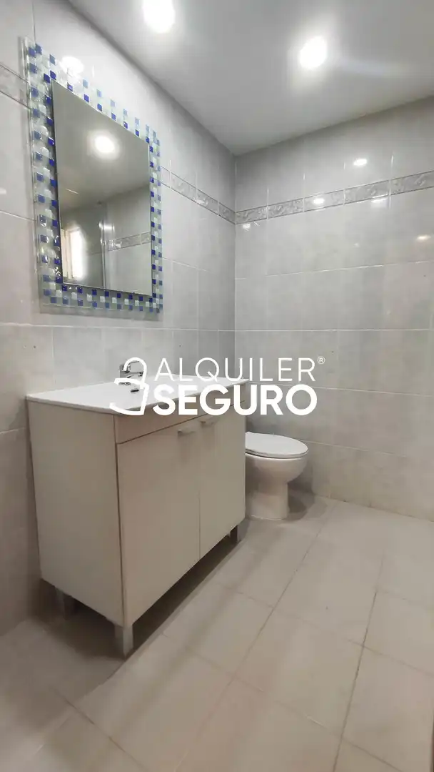 Bany de Pis de lloguer en Valencia amb Aire condicionat i Terrassa