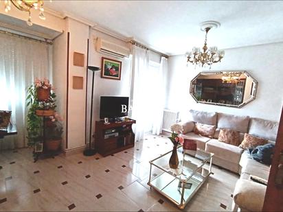 Living room of Flat for sale in Tudela  with Air Conditioner, Heating and Balcony