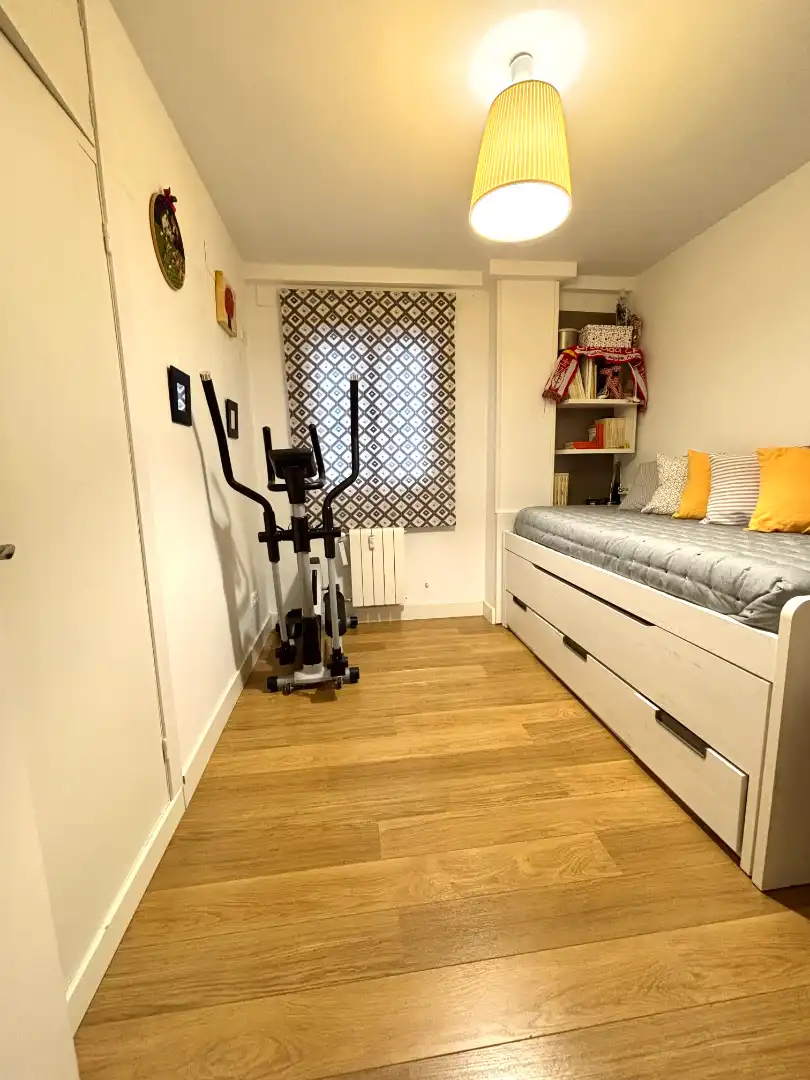 Schlafzimmer von Wohnung zum Verkauf in Plasencia mit Klimaanlage, Heizung und Parkett