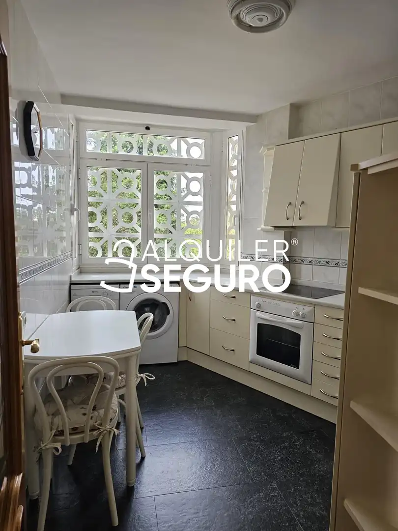 Piso con ascensor en alquiler en LOS CASTILLOS, imagen 4