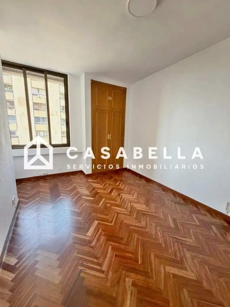 Habitación de Piso de alquiler en Valencia con Aire acondicionado, Calefacción y Trastero