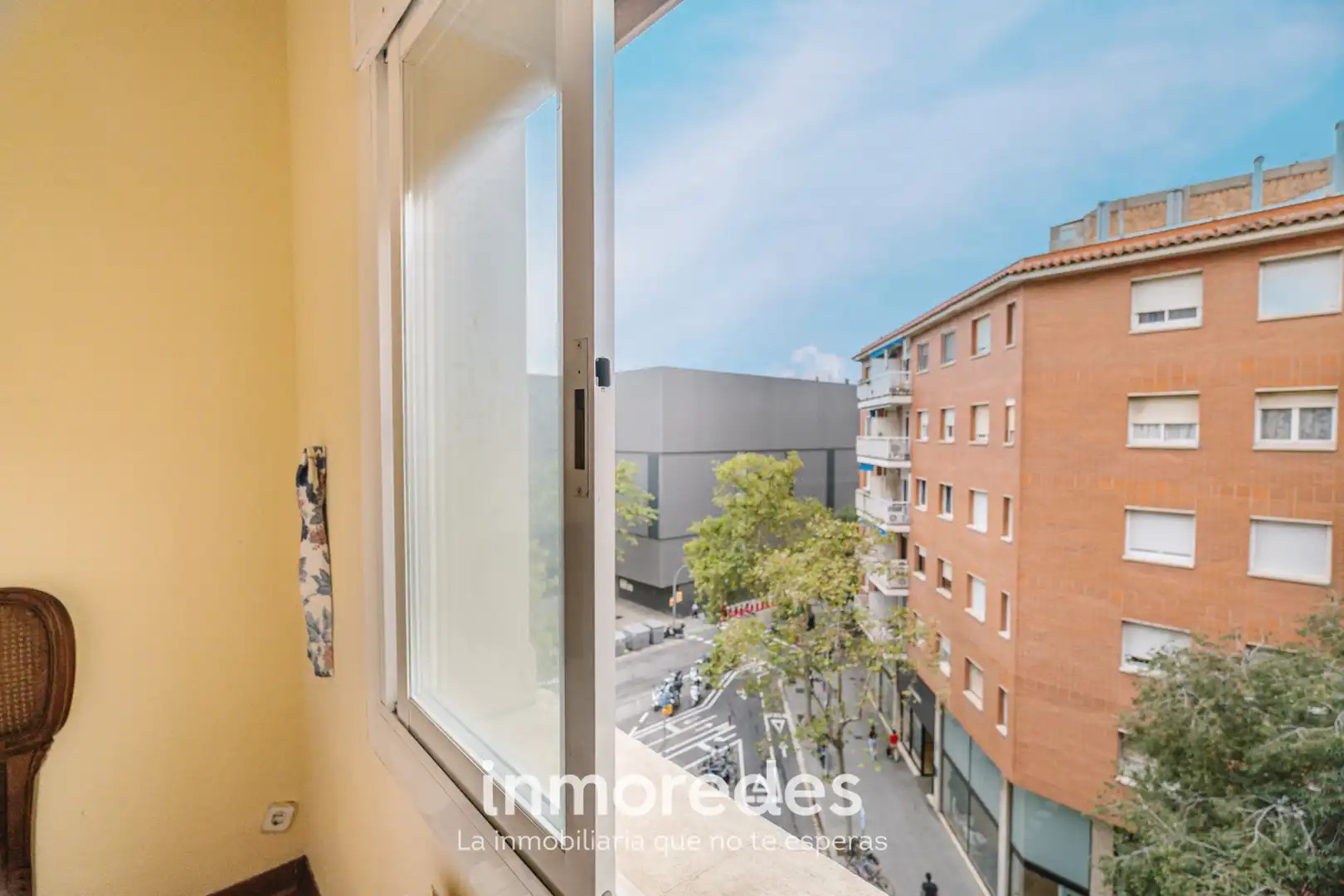 Vista exterior de Piso en venta en Barcelona con Parquet y Horno