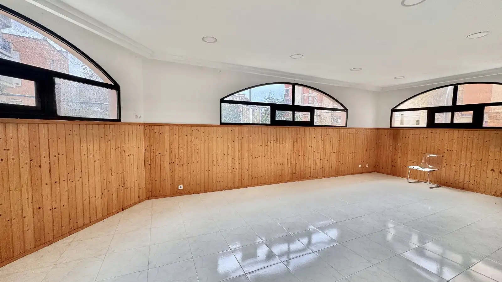 Commercial properties for sale in  Palma de Mallorca  with Air Conditioner, Terrace and Internet