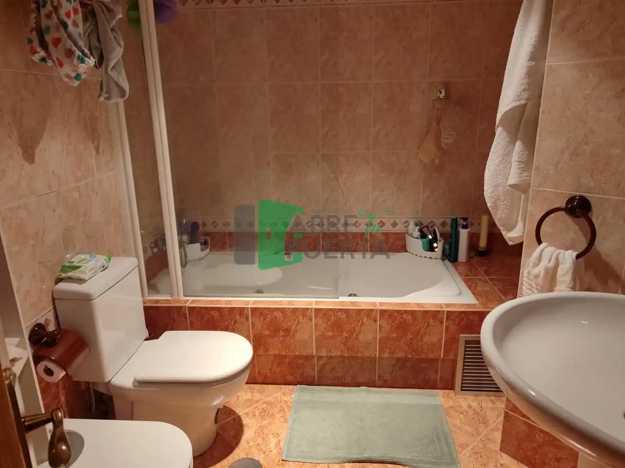 Bathroom of Duplexes for sale in Ourense Capital   with Heating, Parquet flooring and Storage room
