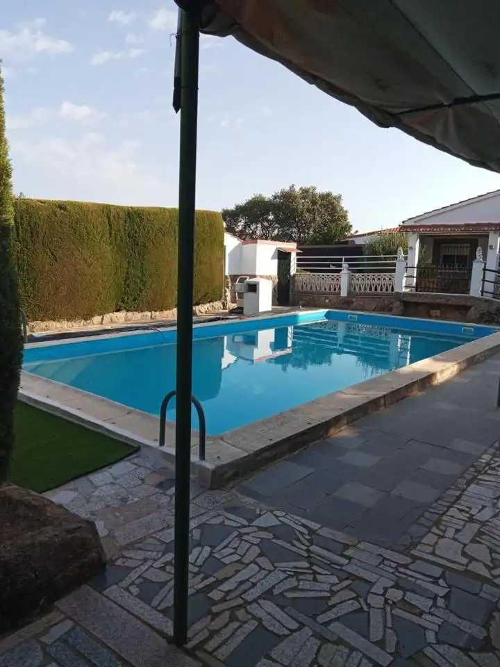 Piscina de Casa o chalet en venta en Plasencia con Aire acondicionado, Jardín privado y Terraza