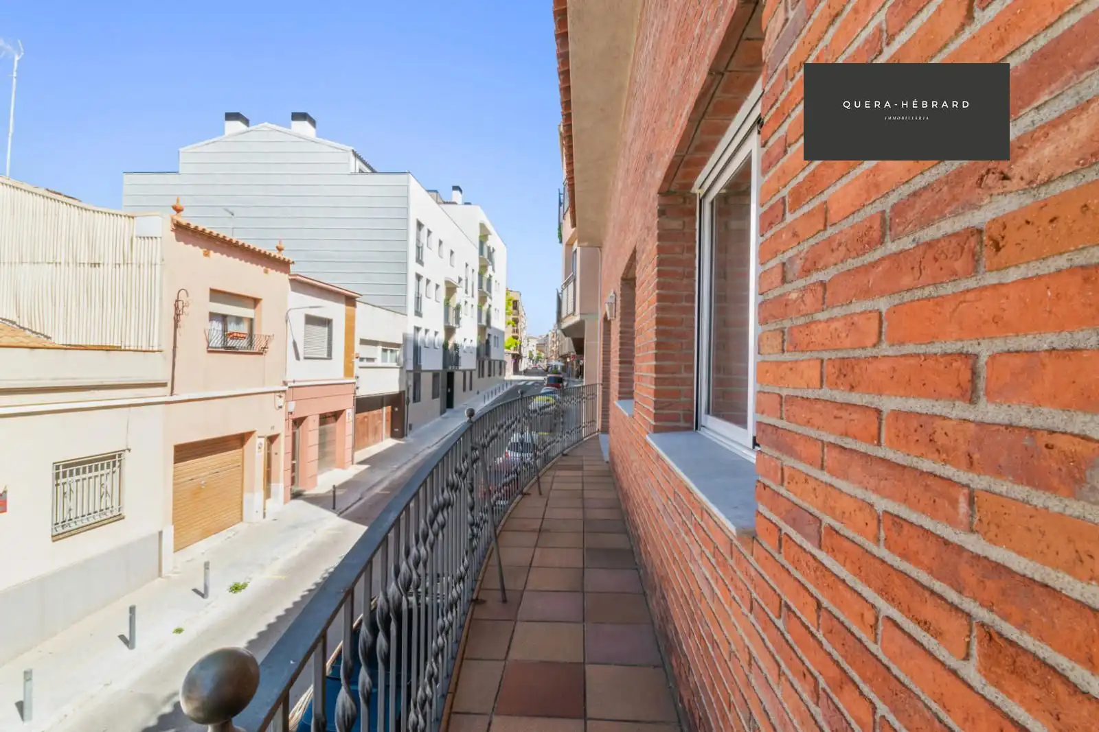 Außenansicht von Haus oder Chalet zum Verkauf in Terrassa mit Klimaanlage, Heizung und Terrasse